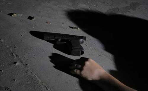 बीएसएफ के गाजियाबाद कैम्प में एक जवान ने दूसरे जवान को मारी गोली