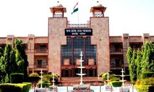 एससी  एसटी के मामले में हाई कोर्ट ने दी राहत, तीन लोगों की गिरफ्तारी पर लगाई रोक