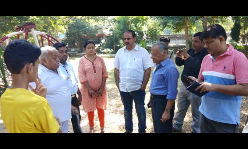 शहर के पार्कों का महापौर ने किया निरीक्षण, अमृत योजना के अंतर्गत होगा जीर्णोद्धार शहर के पार्कों का महापौर ने किया निरीक्षण, अमृत योजना के अंतर्गत होगा जीर्णोद्धार