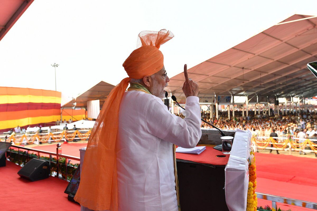 चौधरी छोटूराम जी ने भारत के निर्माण में महत्वपूर्ण भूमिका निभाई चौधरी छोटूराम जी ने भारत के निर्माण में महत्वपूर्ण भूमिका निभाई