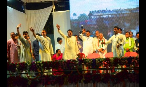 स्वागत से अभिभूत तो हुए राहुल, लेकिन कौन होगा कांग्रेस से सीएम उम्मीदवार ? सस्पेंस बरकरार