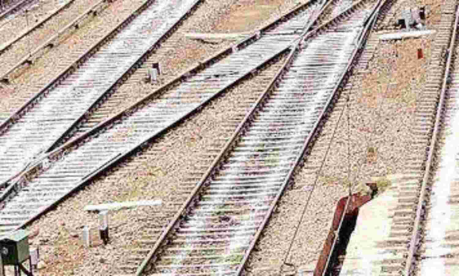 तीसरी लाइन के लिए बनने लगे छोटे ब्रिज, दो कंपनियां करेंगी काम तीसरी लाइन के लिए बनने लगे छोटे ब्रिज, दो कंपनियां करेंगी काम