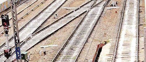 तीसरी लाइन के लिए बनने लगे छोटे ब्रिज, दो कंपनियां करेंगी काम