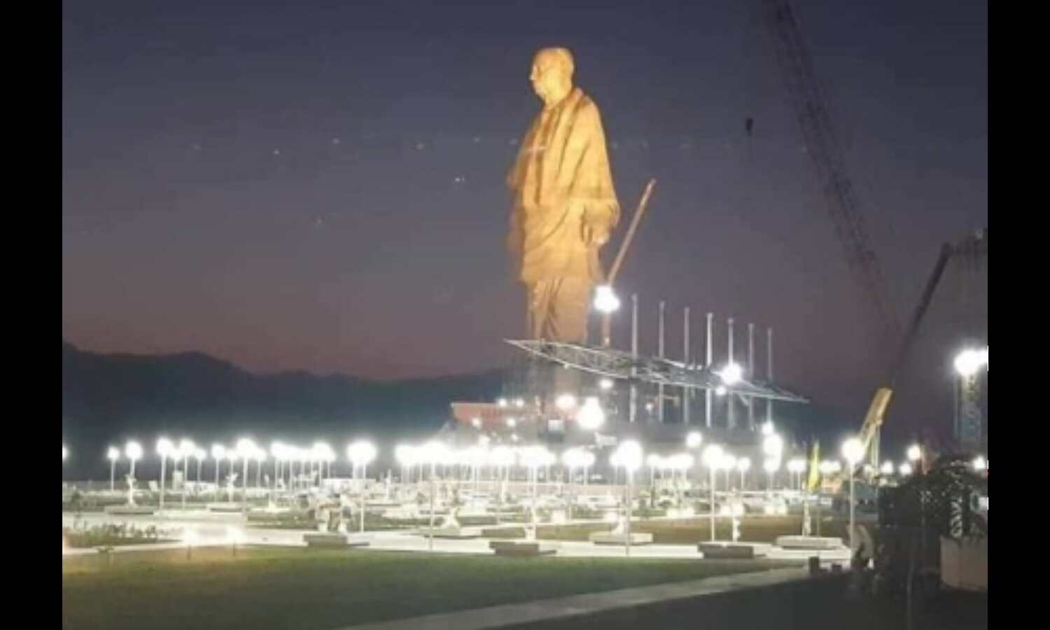 भारत को पटेल जैसा लौह पुरुष चाहिये...