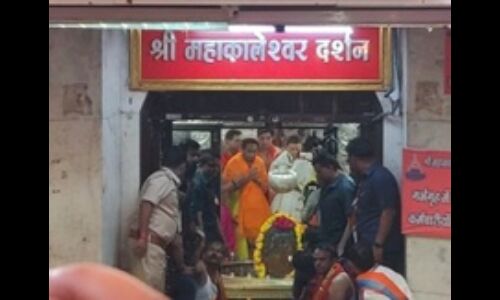 राहुल गांधी ने बाबा महाकाल के दरबार में किया पूजन-अभिषेक