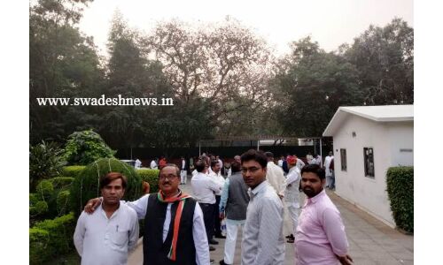 सिंधिया के दरबार में फिर दिल्ली पहुंचे दो सैकड़ा दावेदार, नहीं हो पा रही भेंट, केवल दूर से हुए दर्शन