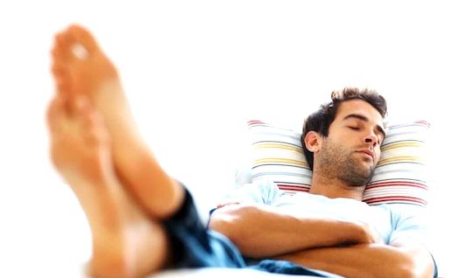 शरीर को नींद नहीं, आराम दें...