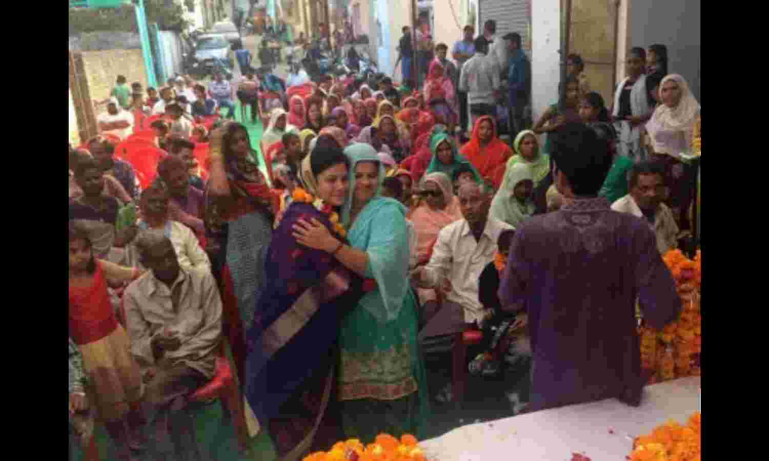 वरिष्ठ नेताओं से मिलने पहुंची समीक्षा बैरंग लौटी! वरिष्ठ नेताओं से मिलने पहुंची समीक्षा बैरंग लौटी!