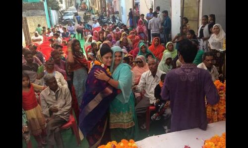 वरिष्ठ नेताओं से मिलने पहुंची समीक्षा बैरंग लौटी!