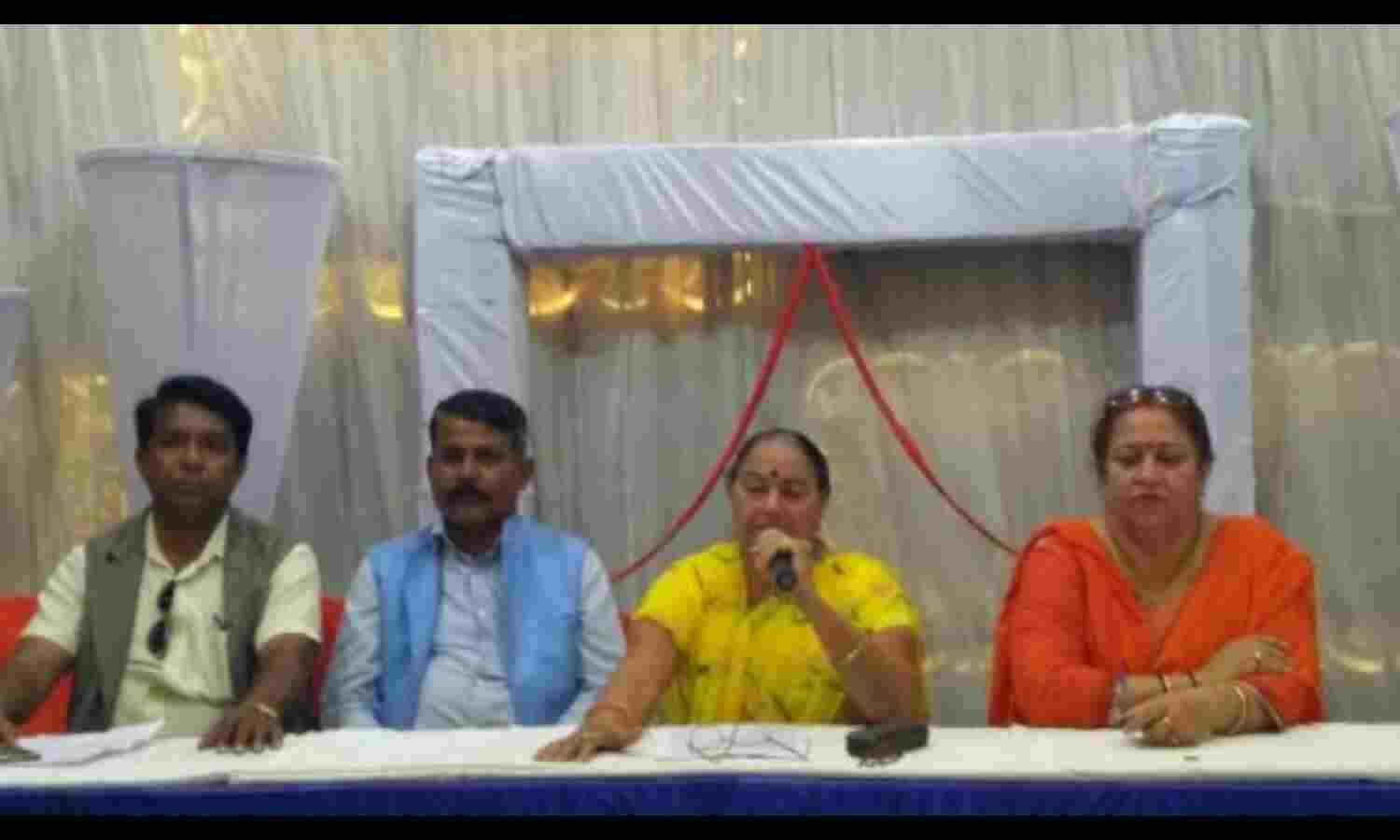 पूर्व पार्षद ने लगाए ग्वालियर पूर्व कांग्रेस प्रत्याशी मुन्नालाल गोयल पर झूठी शिकायत के आरोप पूर्व पार्षद ने लगाए ग्वालियर पूर्व कांग्रेस प्रत्याशी मुन्नालाल गोयल पर झूठी शिकायत के आरोप