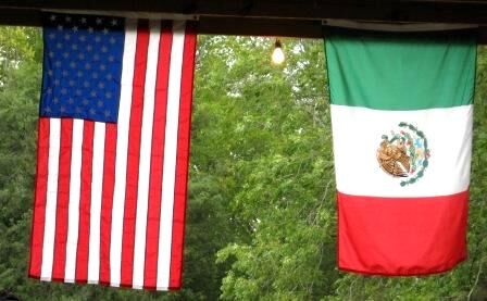 अमेरिका-मैक्सिको के बीच दीवार निर्माण पर अड़े राष्ट्रपति ट्रम्प, आठ लाख कर्मचारी होंगे प्रभावित