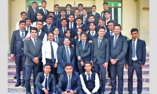 संस्कृति यूनिवर्सिटी के 50 छात्र-छात्राओं को मिला फाइव स्टार होटलों में सेवा का अवसर