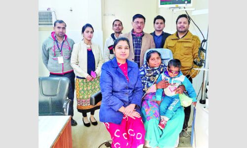 केडी हॉस्पीटल ने जन्मजात मोतियाबिंद से मास्टर जय को दिलाई मुक्ति