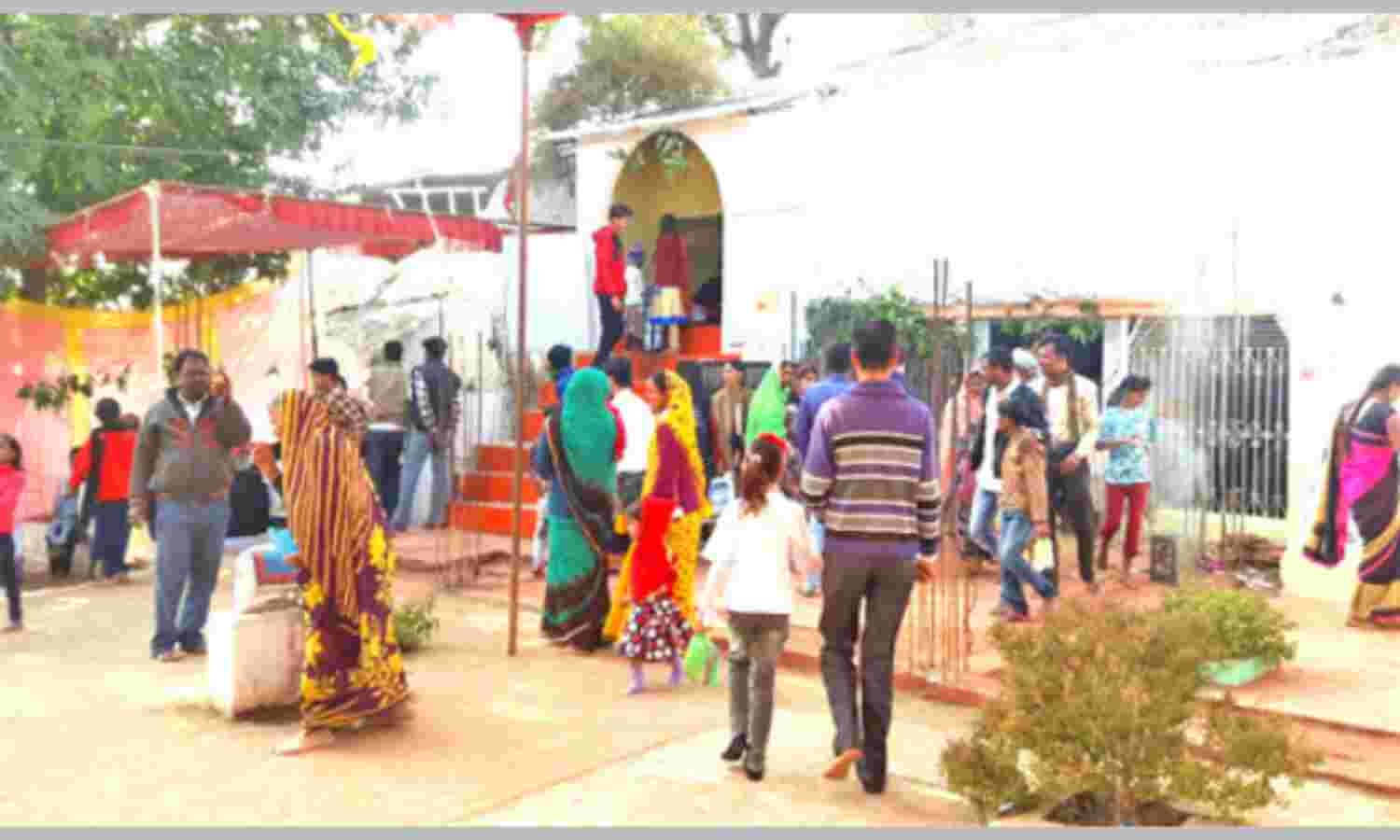 ब्रम्हमुर्हूत में स्नान, खूब किया दान पुण्य