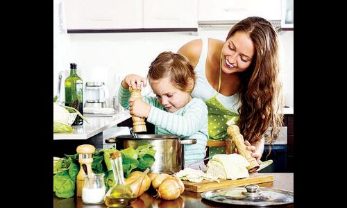 रिश्तों में घोलें मिठास.....परिवार के साथ बिठाएं सामंजस्य और पाएं सबका प्यार