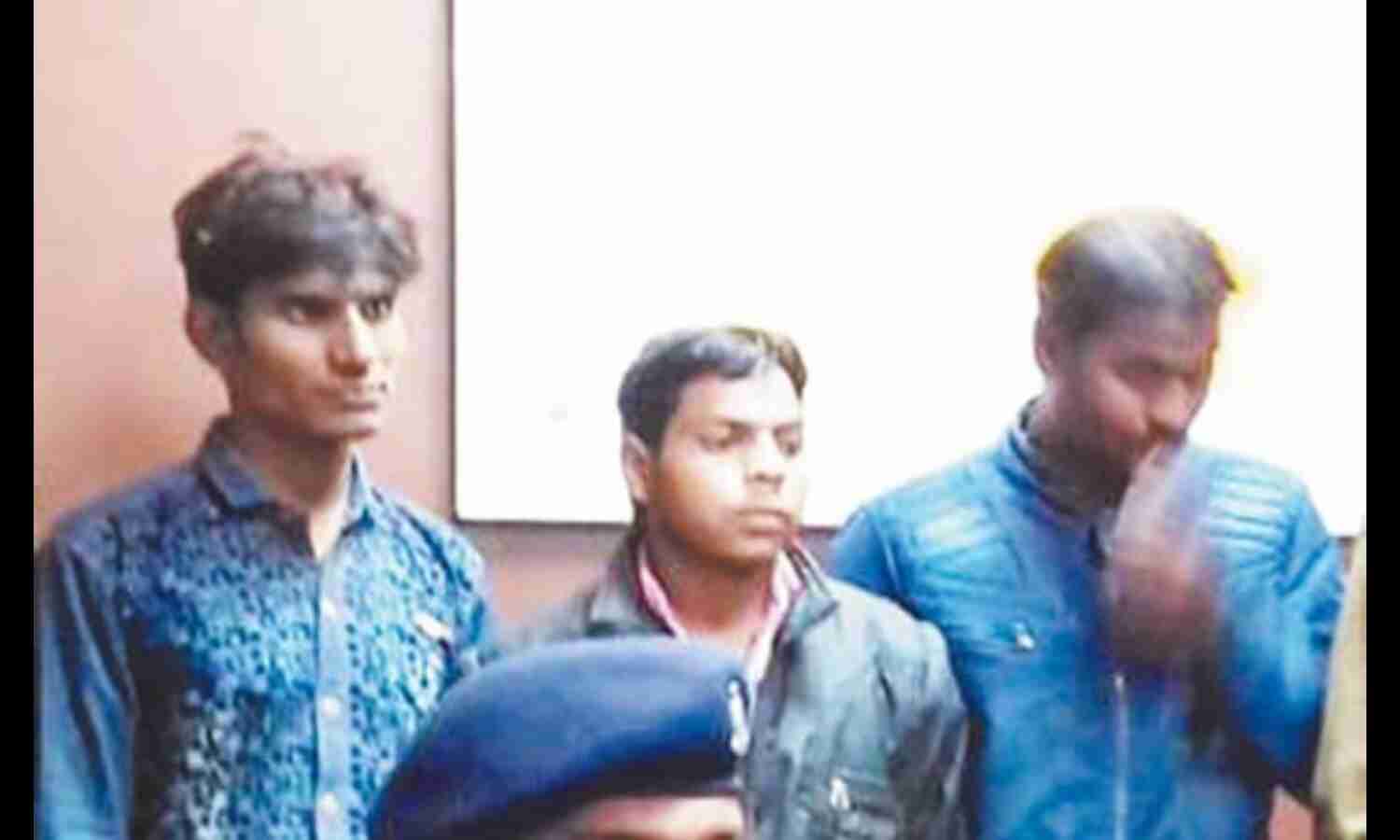 भाड़े पर लाई गाड़ी को बदमाशों ने भरतपुर में लूटा