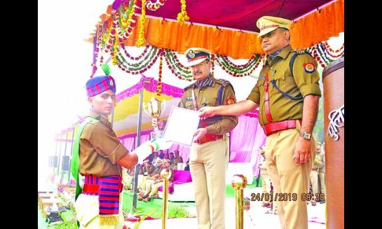 समारोह में प्रशिक्षु कांस्टेबिलों को डीआईजी   ने दिलाई कर्तव्य निष्ठा की शपथ