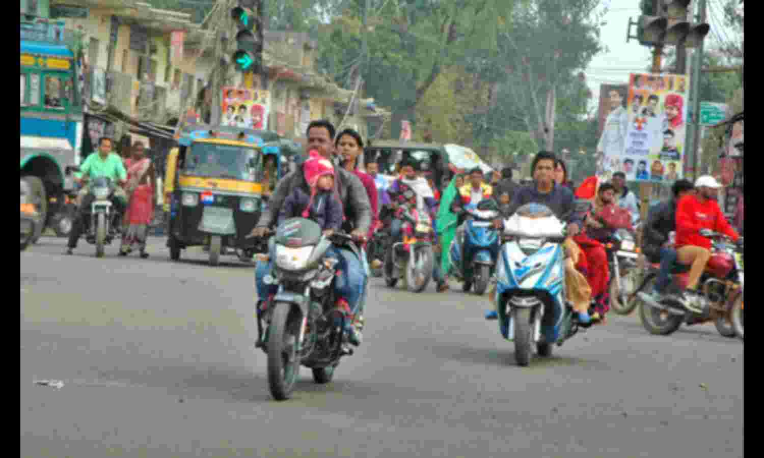 बर्फिली हवाओं से दिन भर कपकपाता रहा गुना