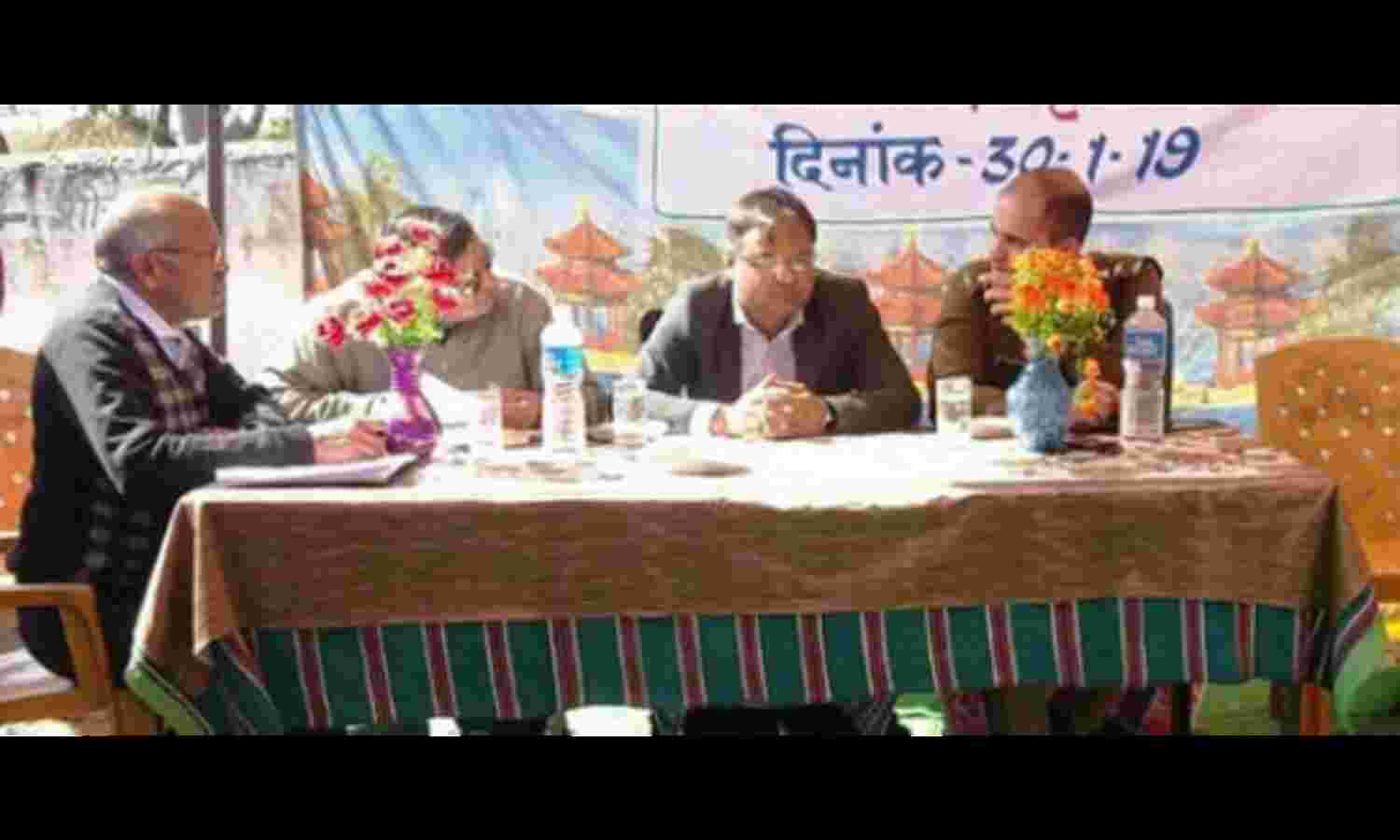 कलेक्टर ने दिए निर्देश, बस्ती से हटाई जाएगी शराब दुकान