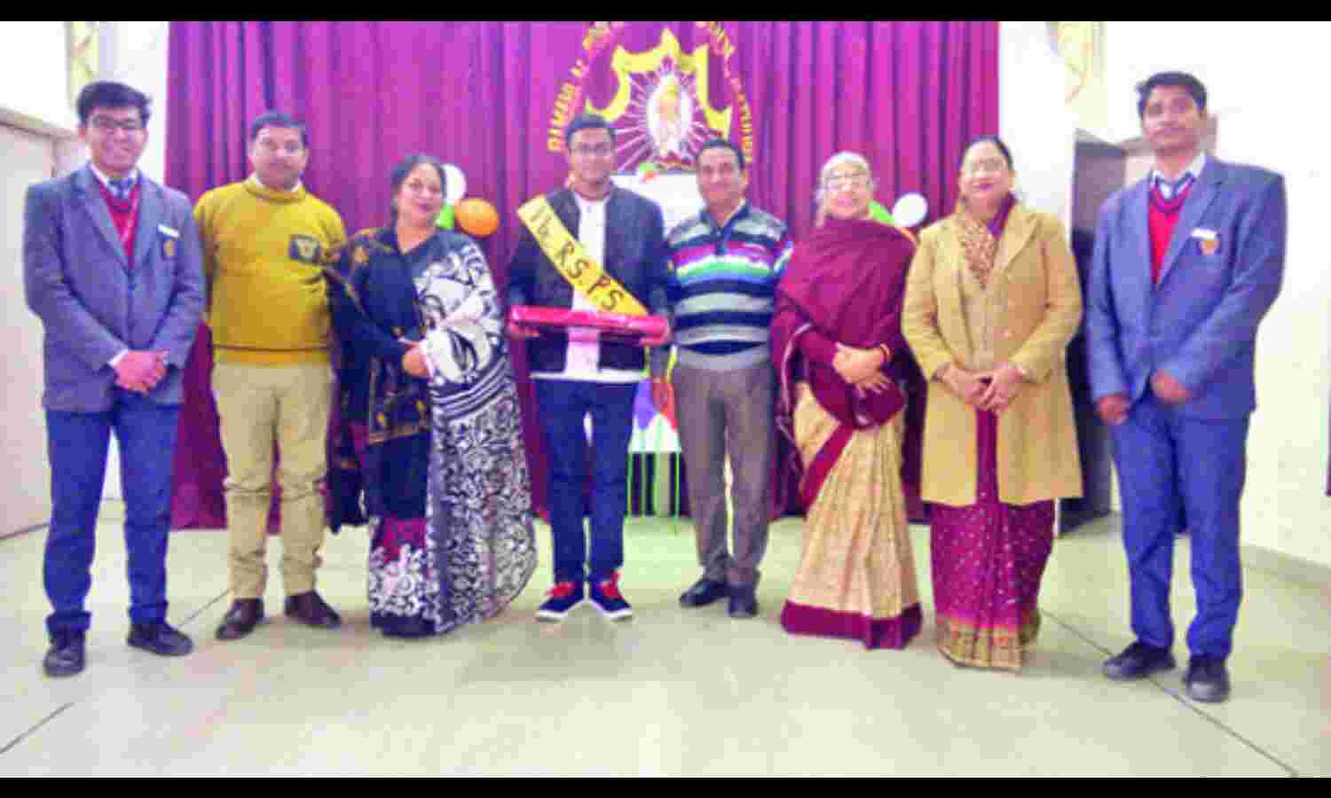 रमनलाल शोरावाला पब्लिक स्कूल में मना छात्रों का विदाई समारोह