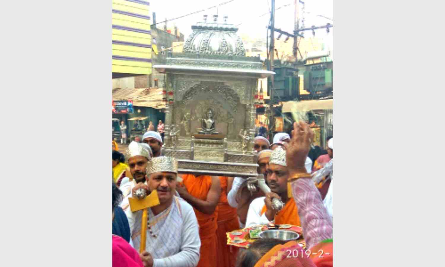 वर्षगांठ पर नकली श्रीजी की शोभायात्रा