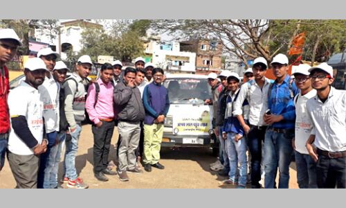 युवाओं ने देखा पुरानी जज्जी का रैन बसेरा, लोगों से जाने हालचाल