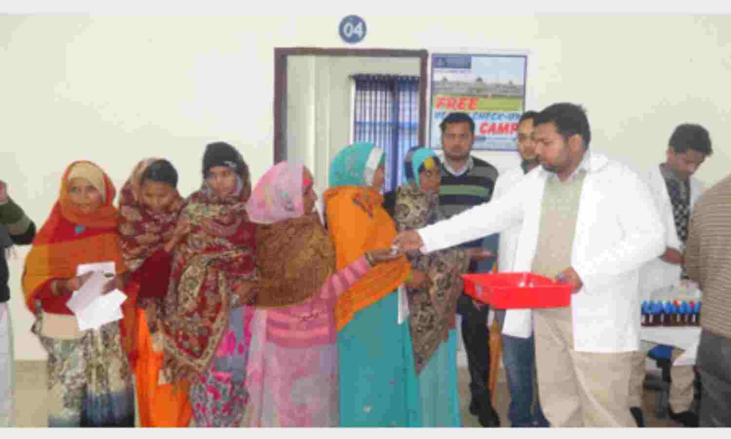 संस्कृति आयुर्वेदिक मेडिकल कालेज एंड हॉस्पिटल में लगा नि:शुल्क चिकित्सा शिविर