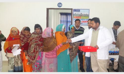 संस्कृति आयुर्वेदिक मेडिकल कालेज एंड हॉस्पिटल में लगा नि:शुल्क चिकित्सा शिविर