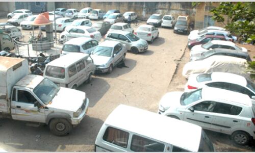 बापू पार्क में वाहन खड़ा करने पर शुल्क वसूलेगी नगर पालिका, खाली कराने के लिए शुरु की कवायद