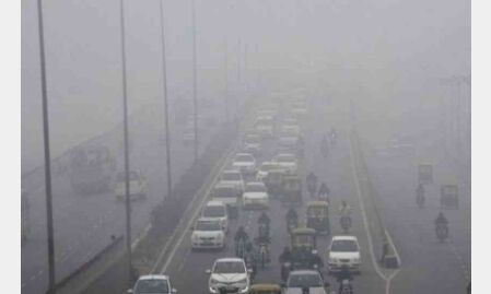 कोहरे के आगोश में ठिठुरी ब्रजभूमि, जनजीवन हुआ प्रभावित