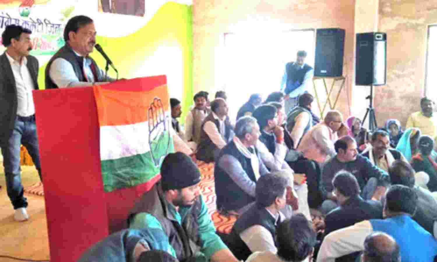 ज्योतिरादित्य छोड़ें तो प्रियदर्शिनी लड़ें