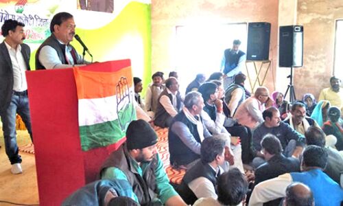 ज्योतिरादित्य छोड़ें तो प्रियदर्शिनी लड़ें