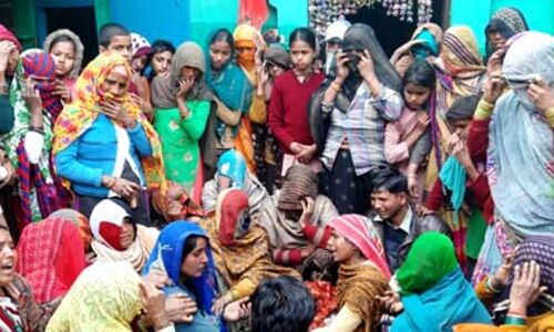 घर के बाहर खेल रहे मासूम को स्कूल बस ने रौंदा, मौत