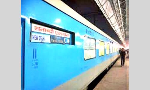 शताब्दी एक्सप्रेस को दिल्ली के लिए नहीं मिल रहे यात्री