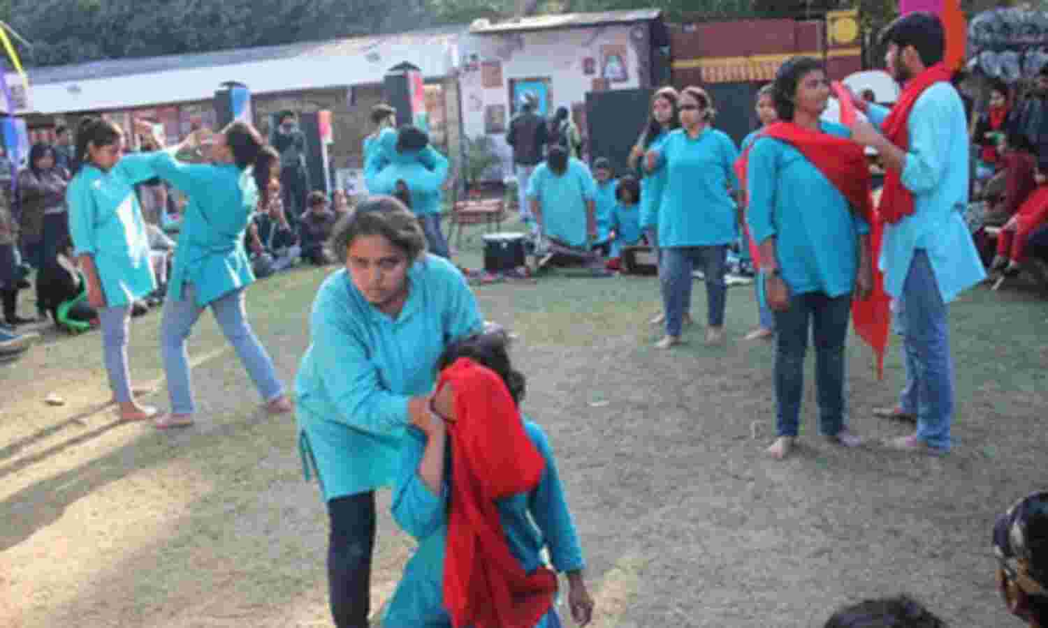 युवा फोरम ने रुद्रा और टेक-2 नाटकों किया मंचन युवा फोरम ने रुद्रा और टेक-2 नाटकों किया मंचन