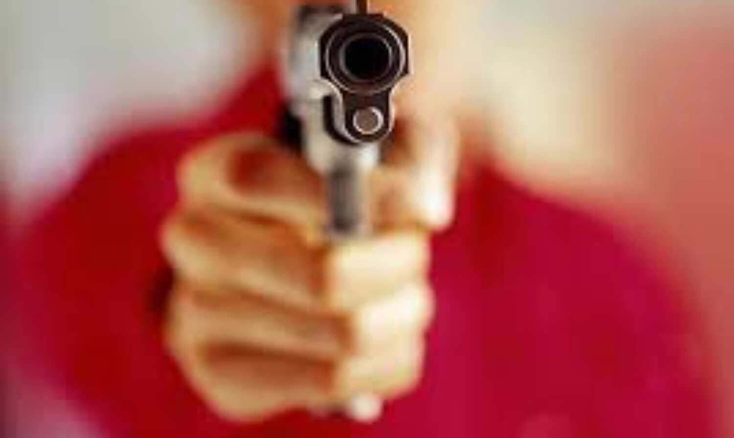 परिजनों ने तय कर दी दूसरी जगह शादी तो नाराज प्रेमी ने प्रेमिका को मार दी गोली