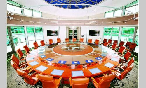 इन्वेस्टर समिट नहीं, अब होगी राउंड टेबल, सरकार के मुखिया कमलनाथ करेंगे उद्योगपतियों से चर्चा इन्वेस्टर समिट नहीं, अब होगी राउंड टेबल, सरकार के मुखिया कमलनाथ करेंगे उद्योगपतियों से चर्चा