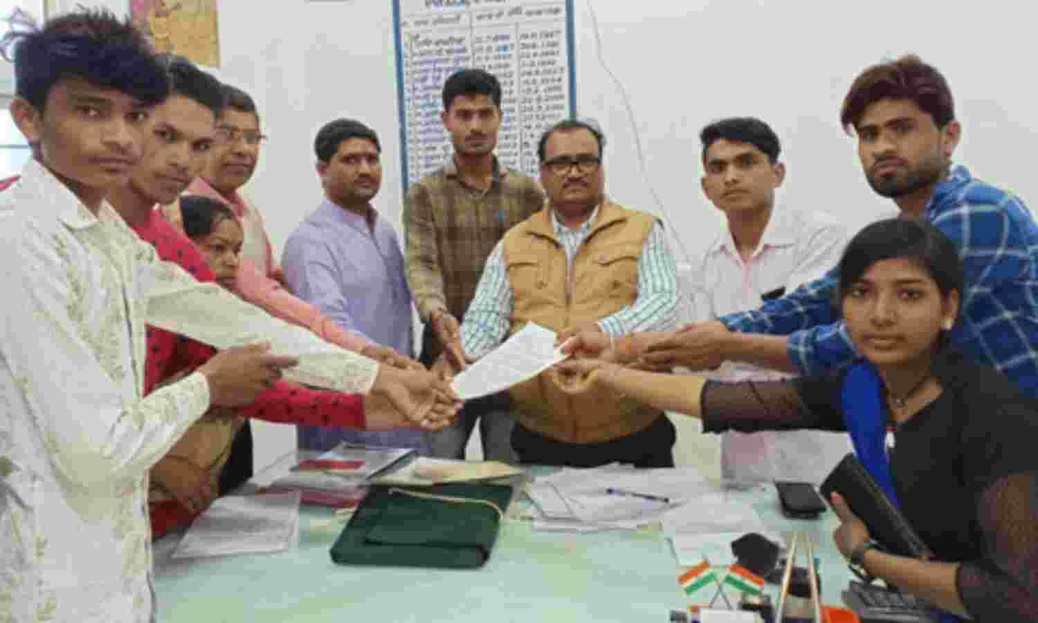 सरकार बदलते ही बंद हुईं कक्षाएं सरकार बदलते ही बंद हुईं कक्षाएं