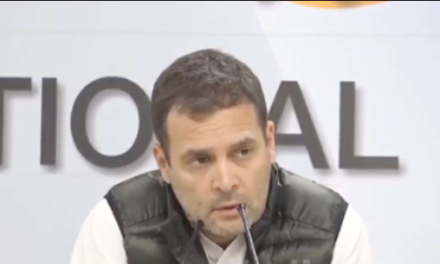 दुख की घड़ी में कांग्रेस जवानों और सरकार के साथ : राहुल गांधी