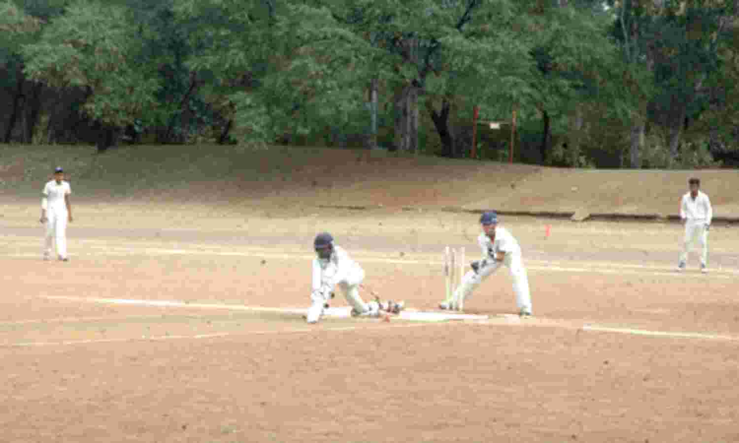 रोमांचक मैच में क्रिकेट एकेडमी जीता