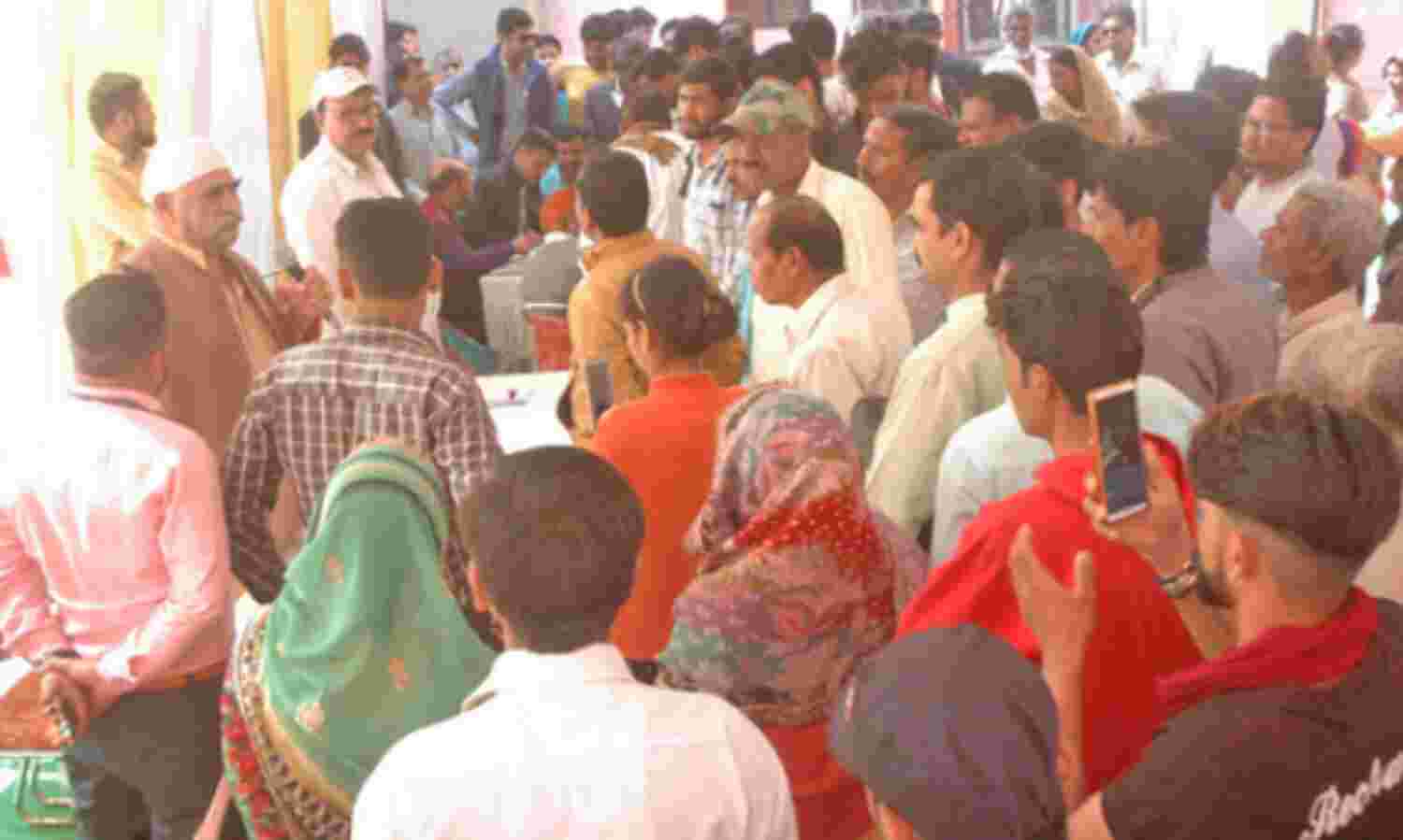 300 लोगों ने देखा अपने घर का सपना