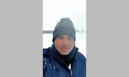 शहीद पंकज सिंह के घर बिलख रहे है परिजन, आज आएगा शव