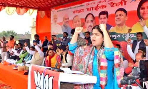 सेना के जवानों के खून पर राजनीति करते है राहुल गांधी : पूनम महाजन