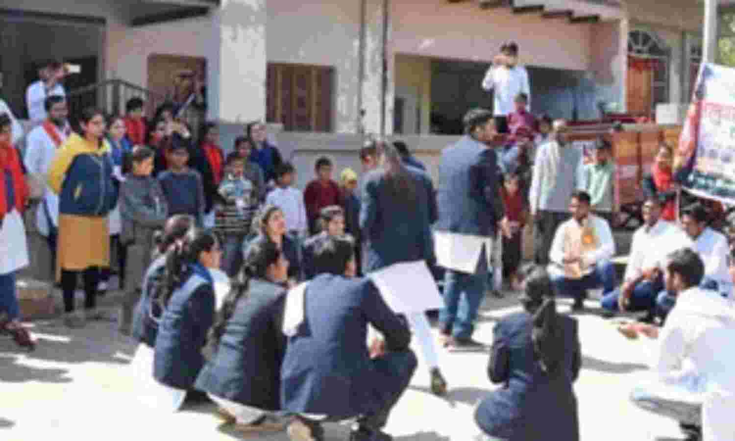 जीएलए शिक्षा संकाय के प्रशिक्षुओं ने दिया बेटी बचाओं बेटी पढ़ाओं का संदेश