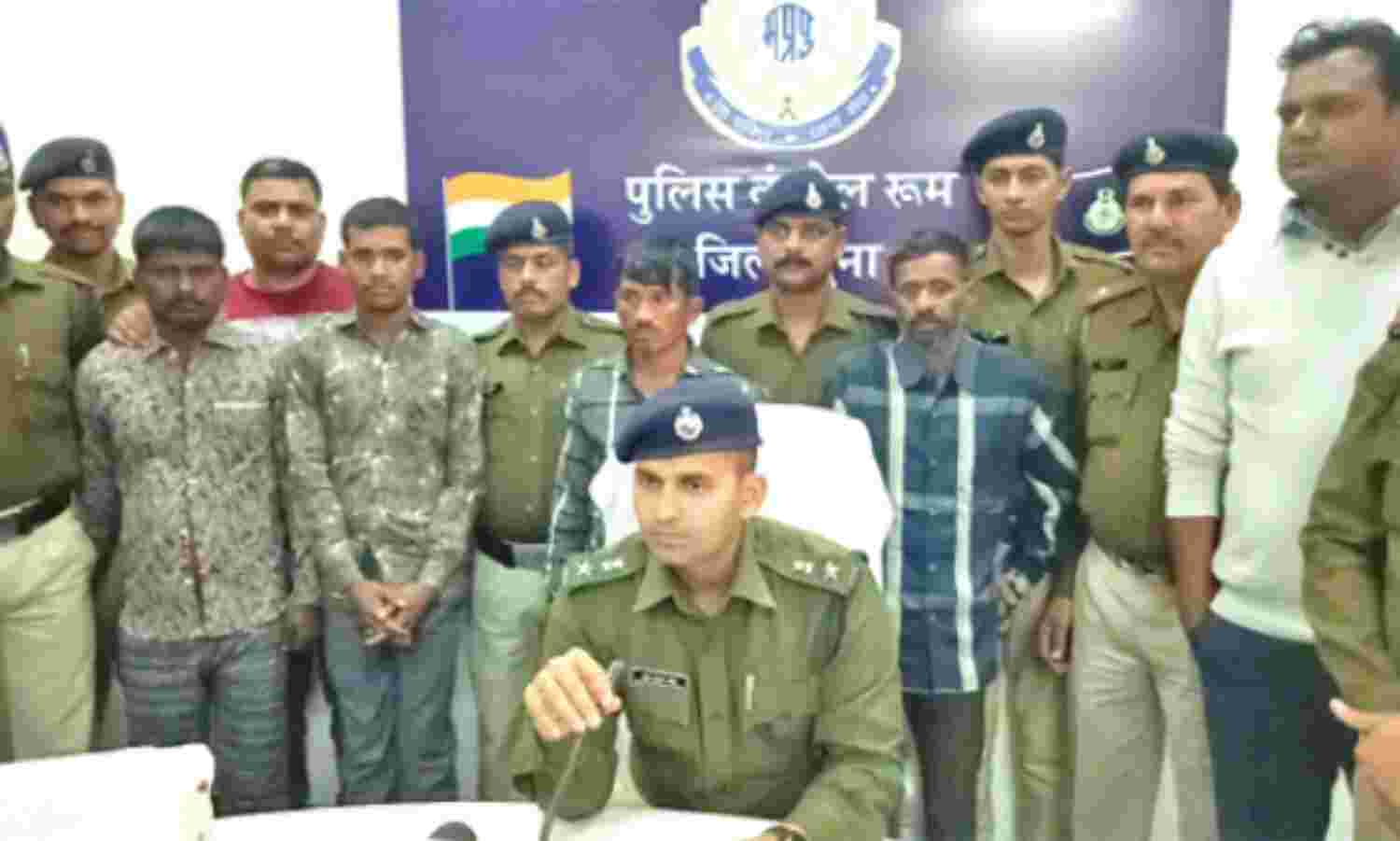 पुलिस के हत्थे चढ़े चार ईनामी बदमाश