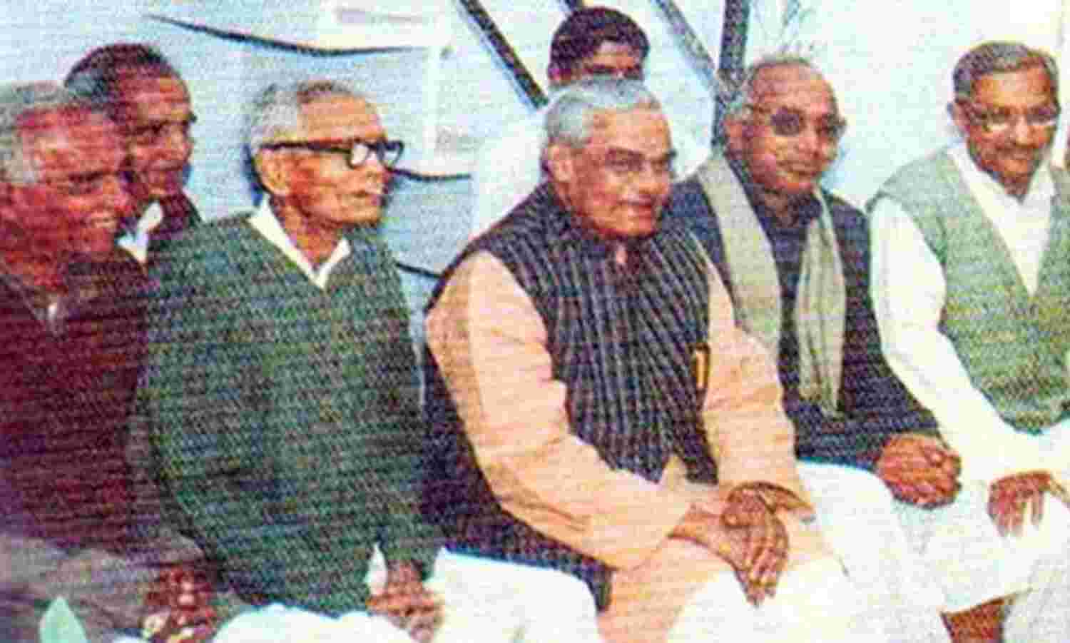 एक विलक्षण व्यक्तित्व: महिपति बालकृष्ण चिकटे एक विलक्षण व्यक्तित्व: महिपति बालकृष्ण चिकटे