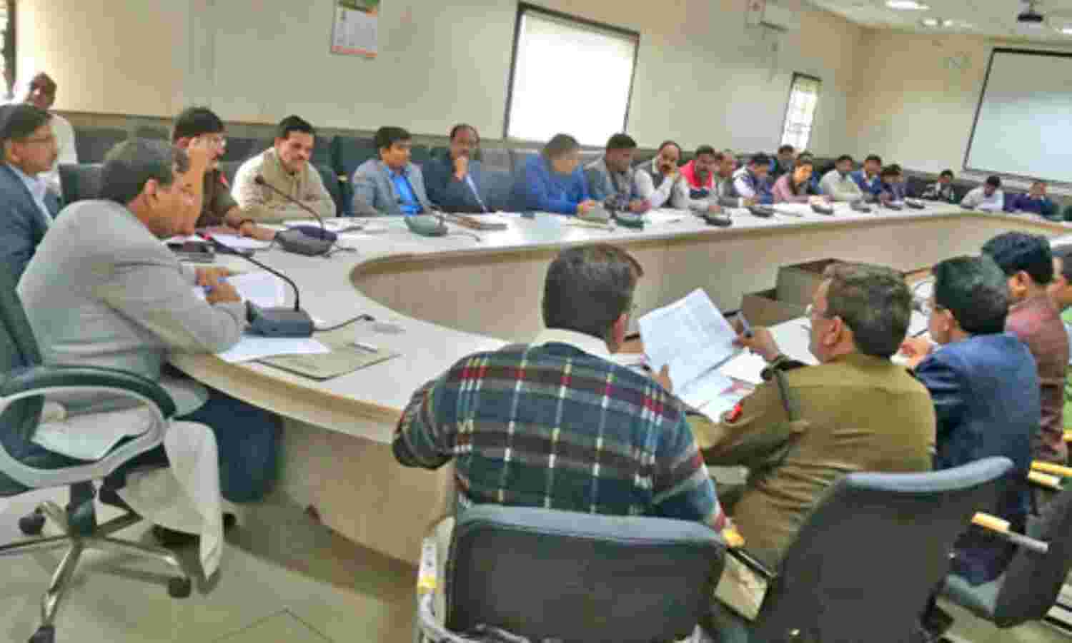 होली के त्यौहार को शान्ति व उल्लासपूर्वक मनायें: जिलाधिकारी