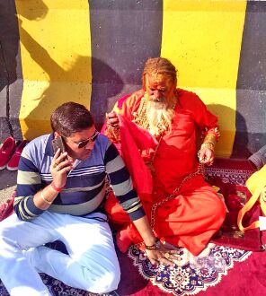 एक्सप्रेस वे पर सडक़ हादसे में गोल्डन बाबा हुए घायल