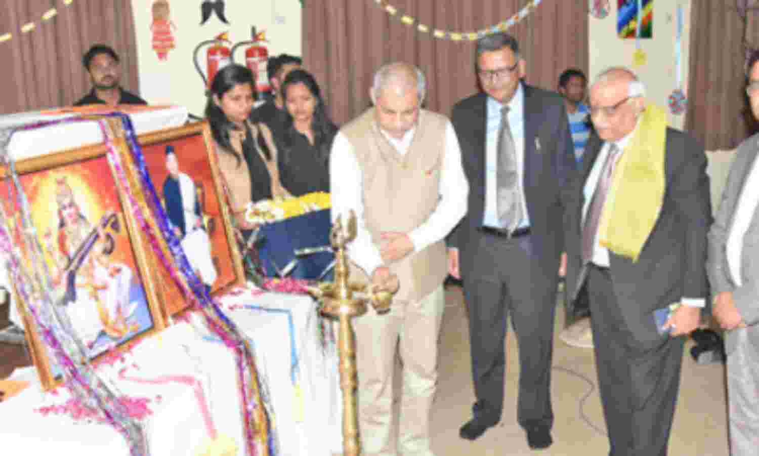 जीएलए के अग्रता में दिखा कला और कौशल का कमाल