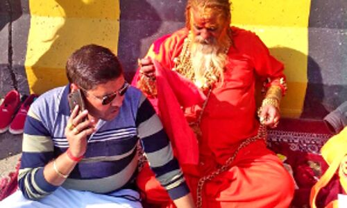 एक्सप्रेस वे पर सडक़ हादसे में गोल्डन बाबा हुए घायल